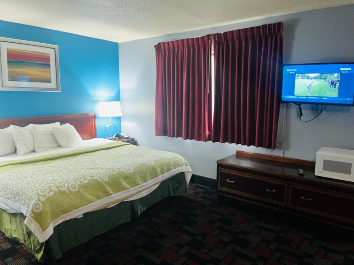Rodeway Inn Whitehall Eksteriør billede